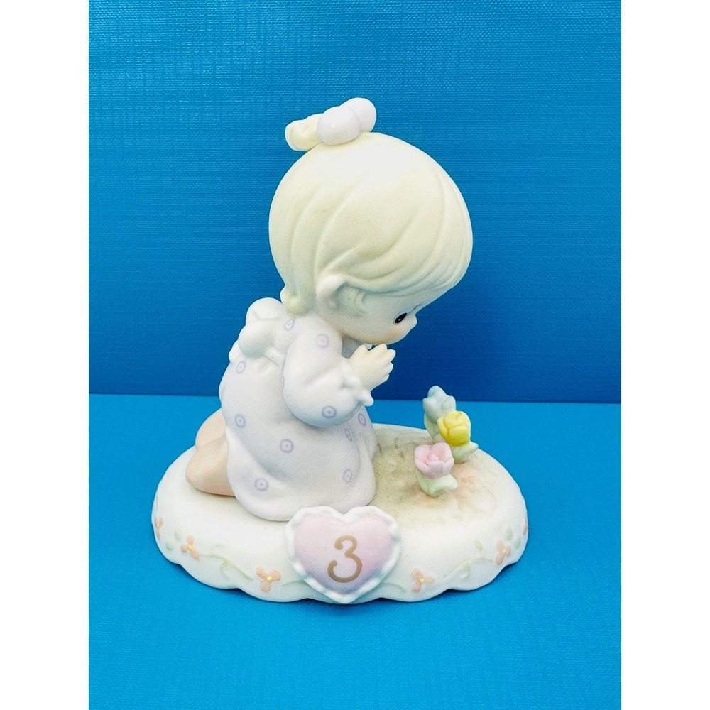 Precious Moments Growing In Grace Age 3 Girl Praying Figurine 136220 Enesco 1994